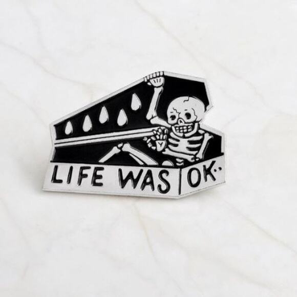 Life Was Ok Skeleton in Coffin Pin Brooch - Picture 1 of 2